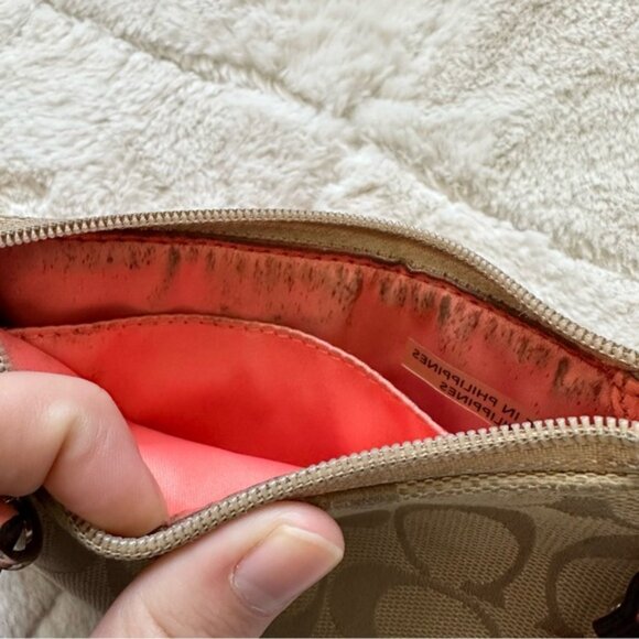 Coach | Signature Peach Leather Stripe | Wristlet - Picture 6 of 12